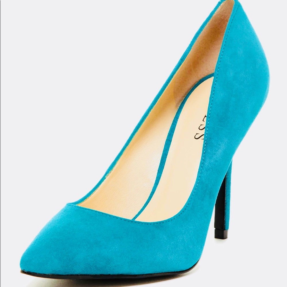 Beautiful Guess Suede In a Soft Blue Pumps